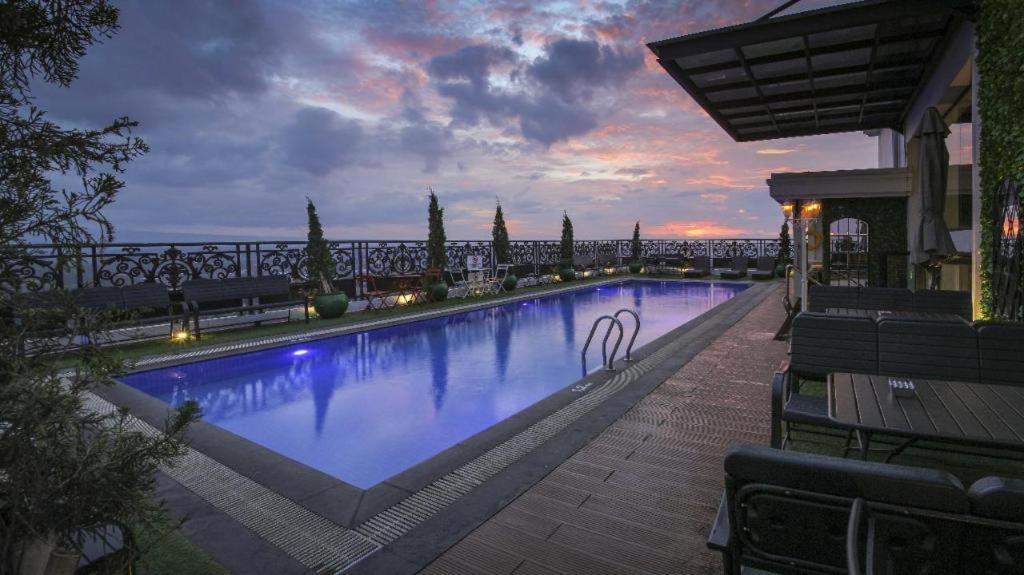 Lafayette Boutique Hotel Kejayan Exterior photo